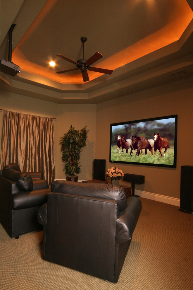 This is an example of a contemporary home theatre in Austin.