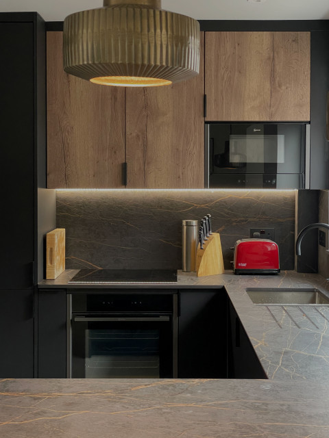 Kitchen with Peninsula industrial-kitchen