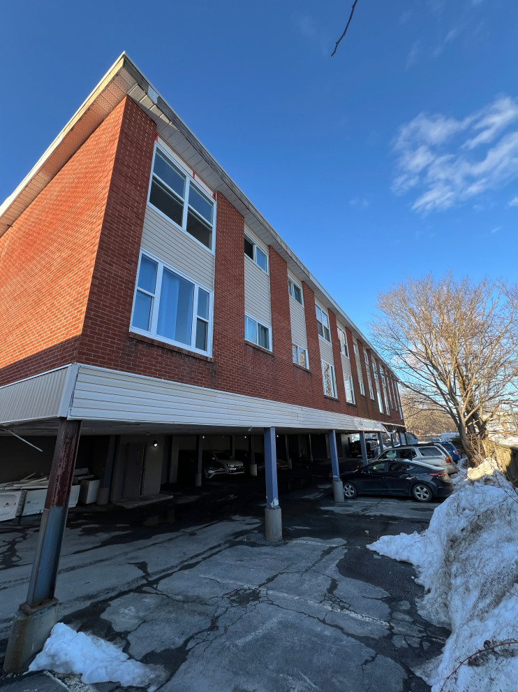 Albro Lake Apartments
