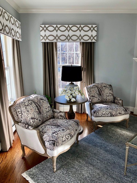Cornice & stationary panels