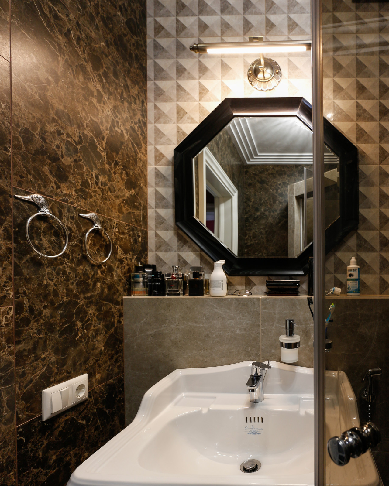 Интерьер двухэтажного дома в пригороде