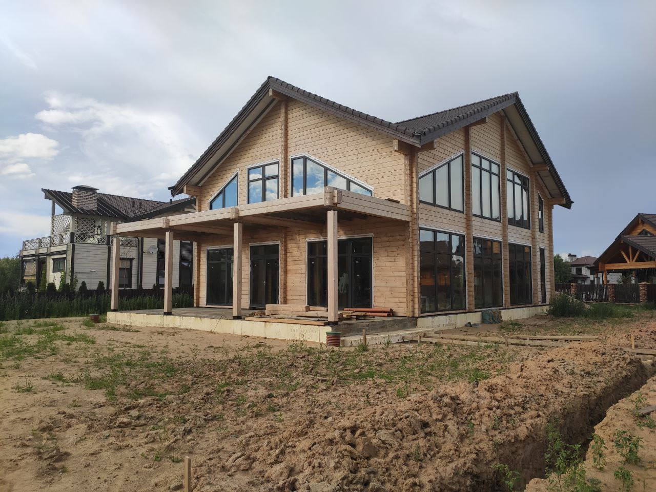 Двухэтажный дом из клееного бруса