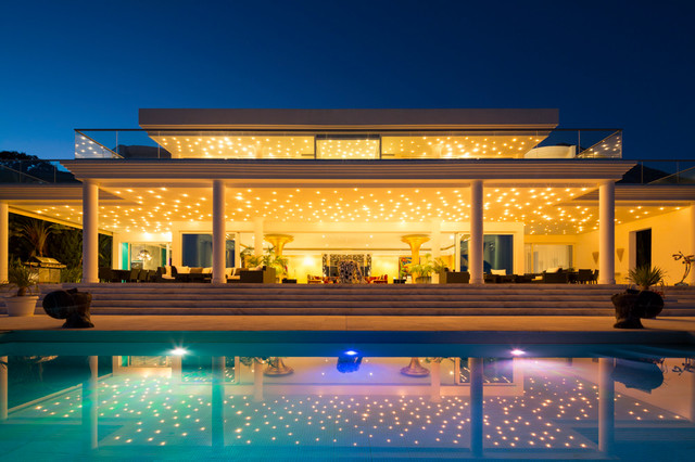 Real Estate 2 coastal-exterior