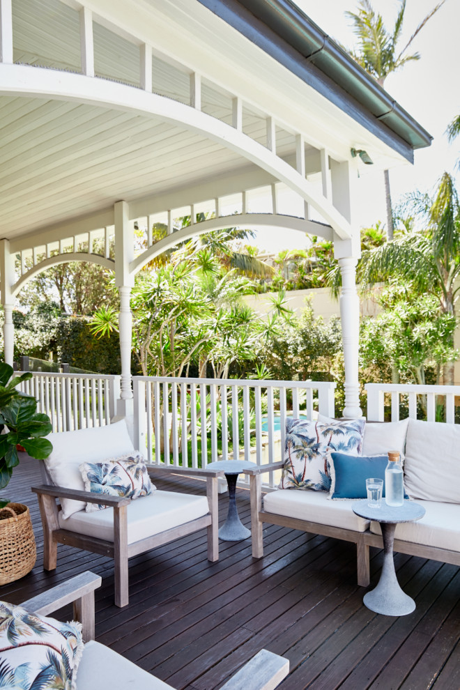 Transitional balcony in Sydney.