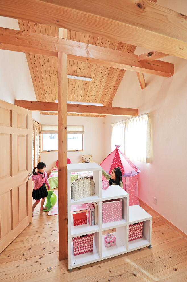 Diseño de dormitorio infantil asiático de tamaño medio