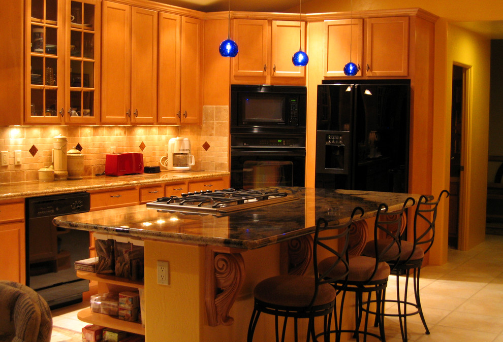 Example of a transitional kitchen design in Phoenix