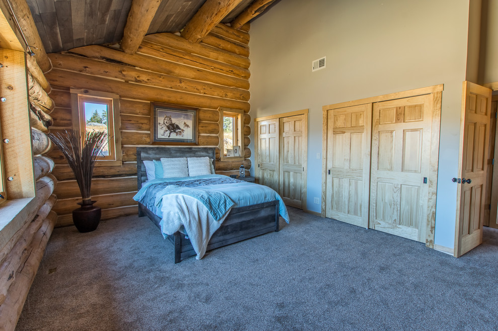 Mountain style home design photo in Denver