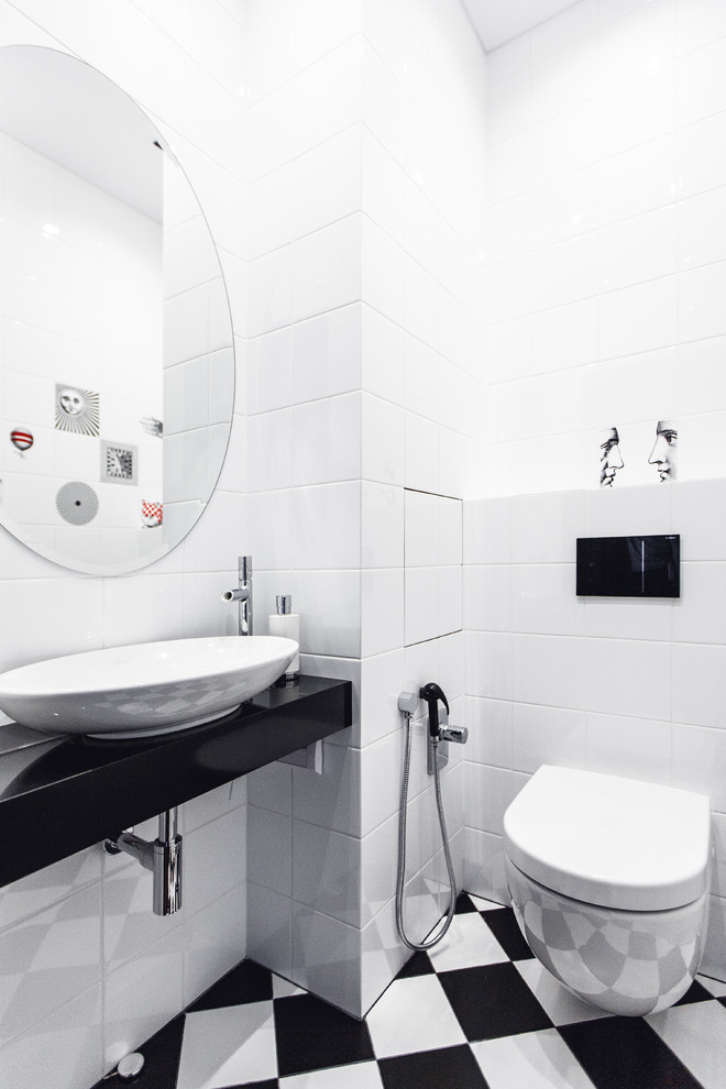 Современная квартира с мрамором на стенах