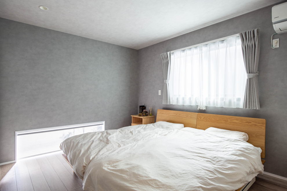 Photo of a contemporary bedroom in Nagoya.