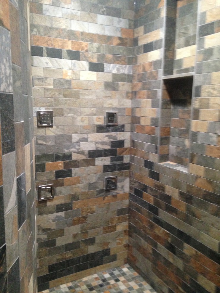 Transitional home design photo in Chicago