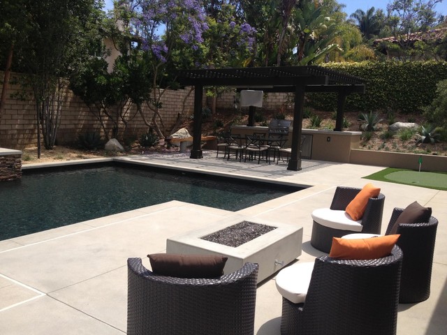Our Work contemporaneo-piscina