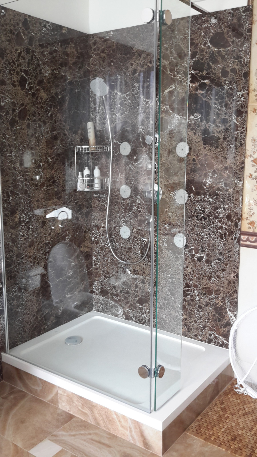 Облицовка стен мрамором