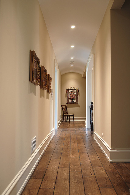 Lake Forest french-country-flur