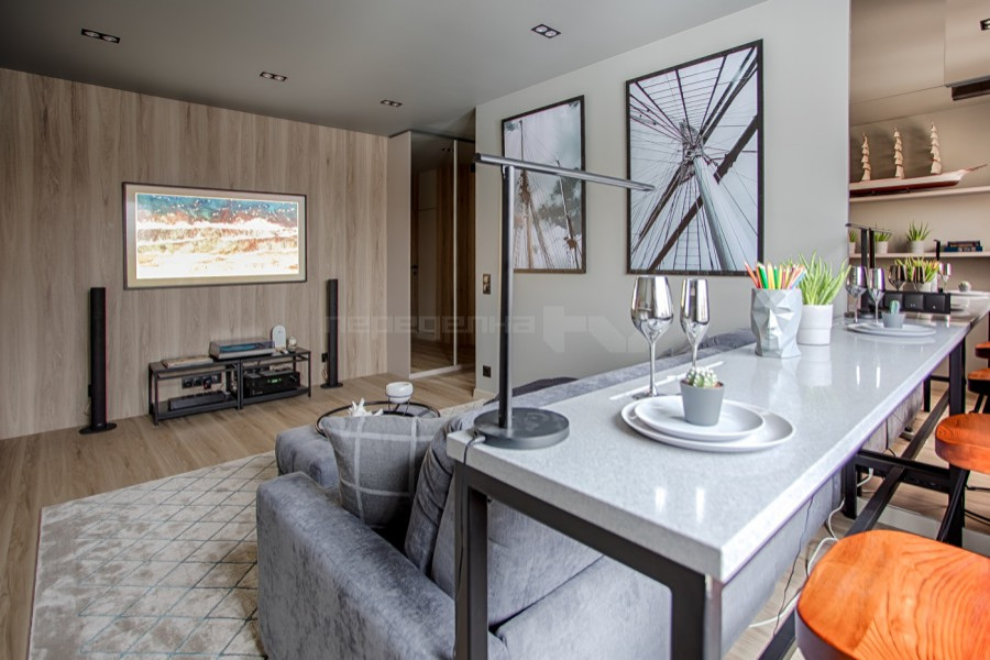 Гостиная с капитанским мостиком