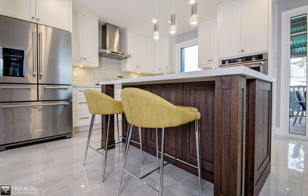 Kitchen - transitional kitchen idea in Toronto