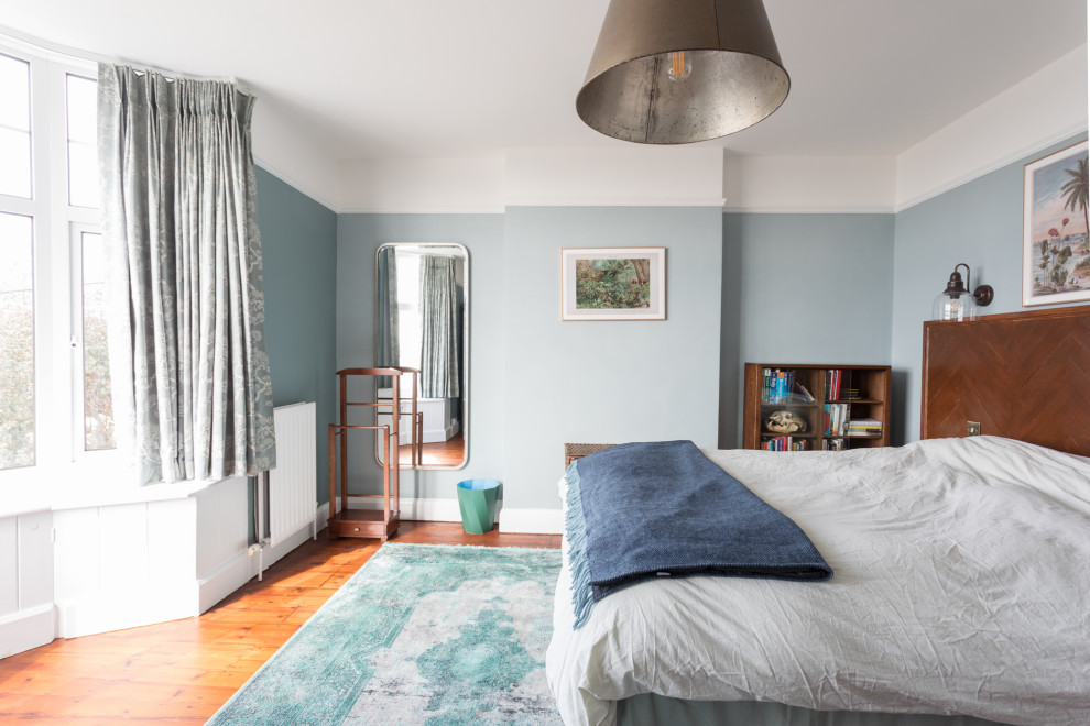 Источник вдохновения для домашнего уюта: хозяйская спальня среднего размера в стиле ретро