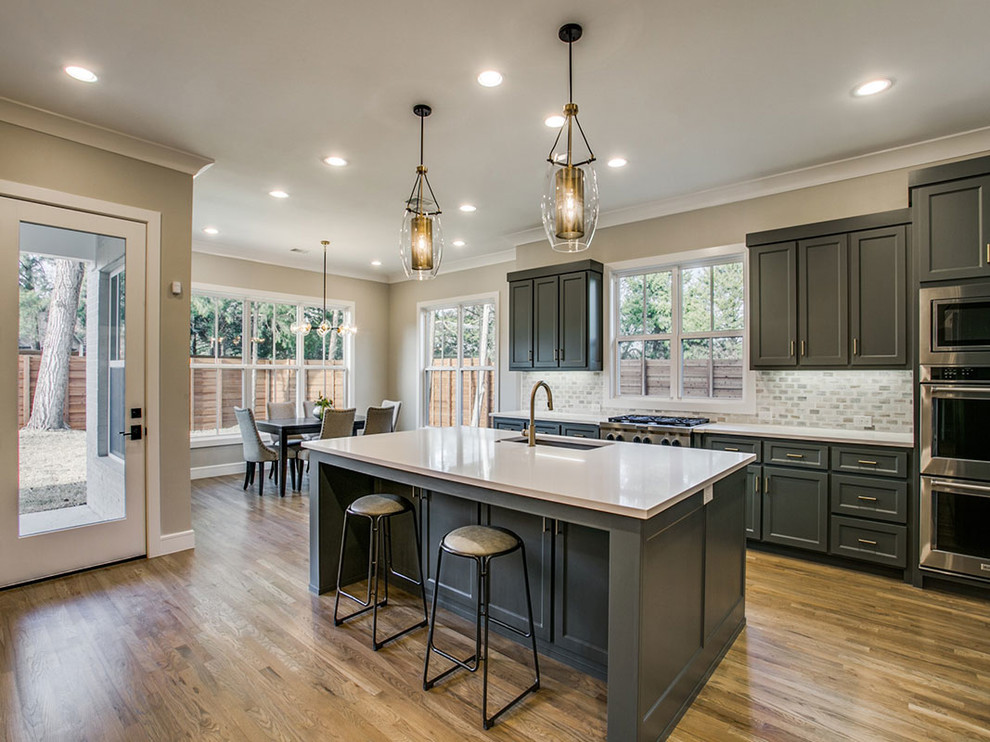 Inspiration for a transitional kitchen remodel in Dallas