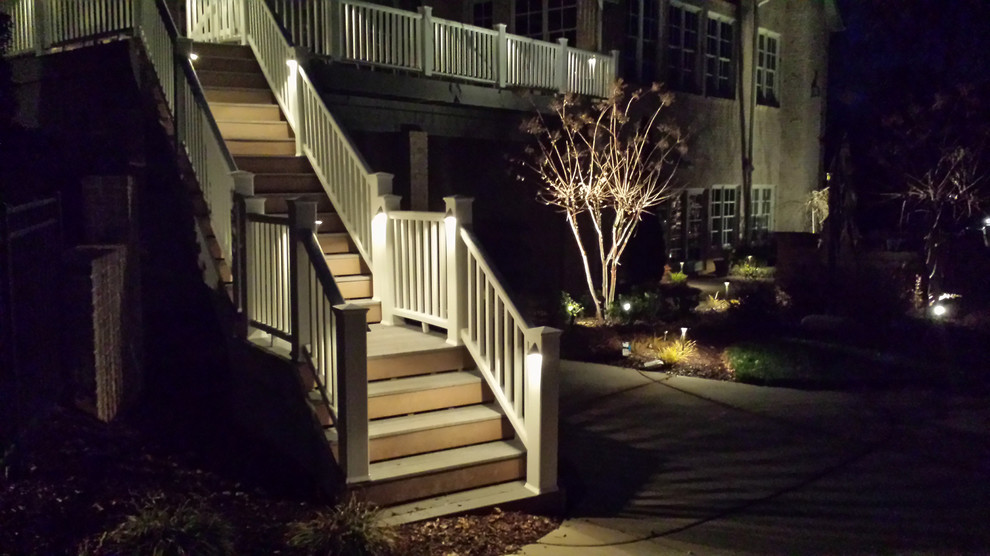 Transitional deck photo in Raleigh