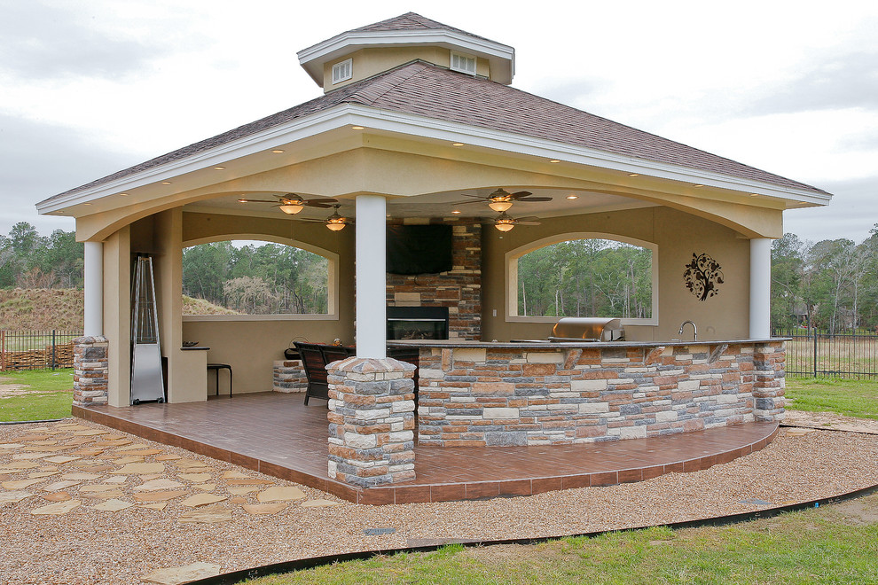Outdoor Kitchen - Traditional - Patio - Houston - by DWR Construction