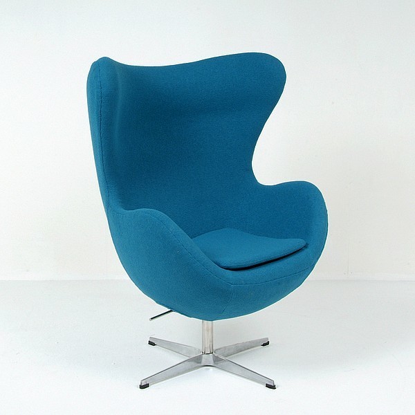 Jacobsen: Egg Chair Reproduction