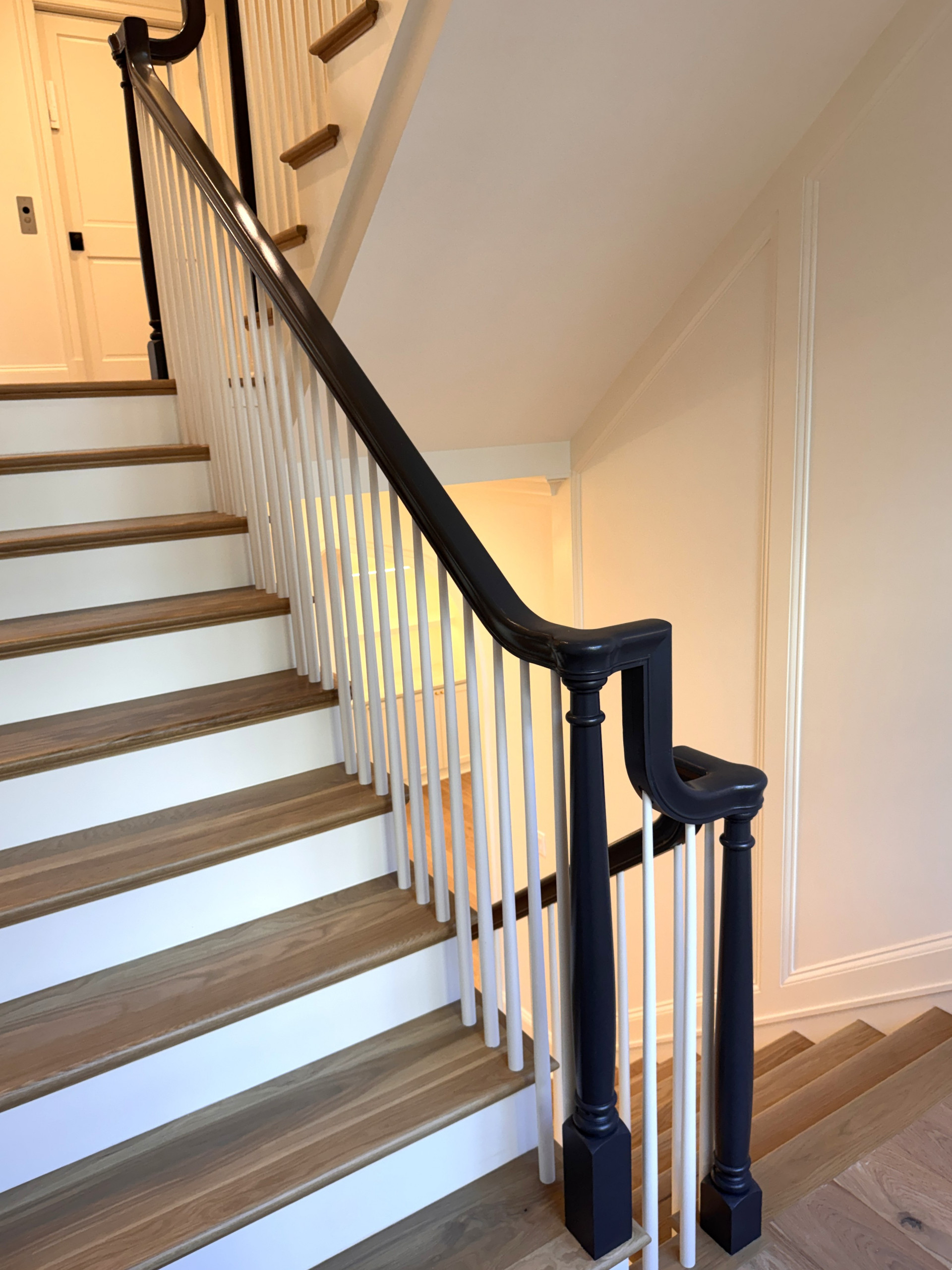 Project #160 | Traditional Box Stair with Gooseneck Handrail