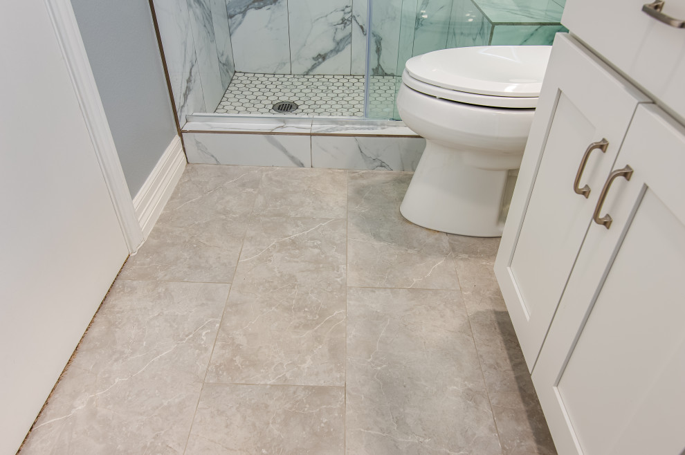 Inspiration for a transitional home design remodel in Houston