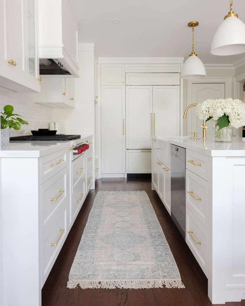 Home design - transitional home design idea in Toronto