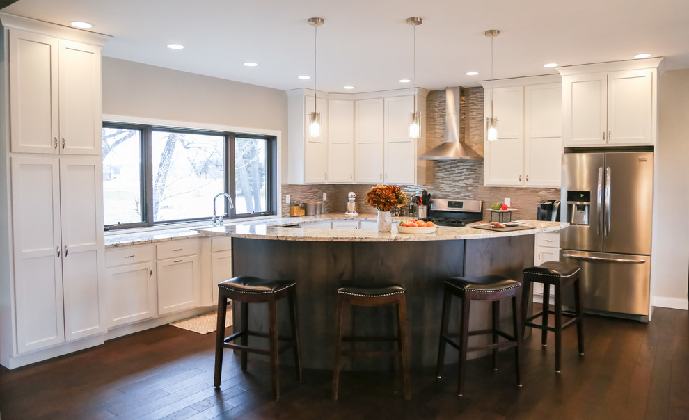 Inspiration for a large transitional kitchen remodel