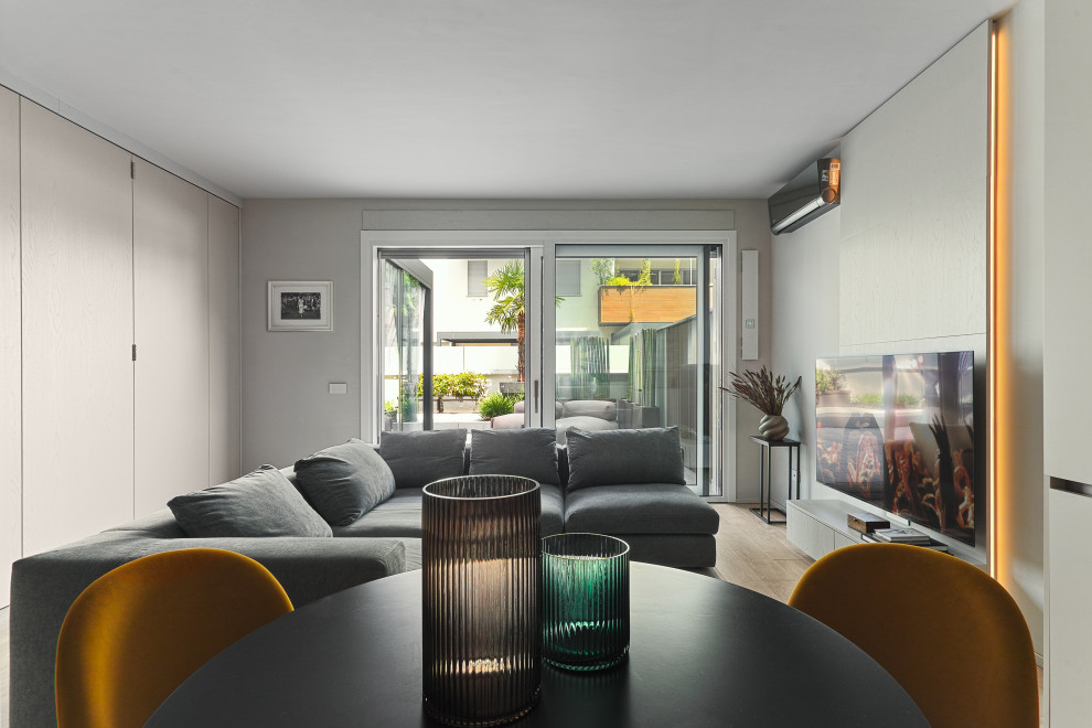 Appartamento flessibile con parete mobile e terrazzo abitabile – Milano Magenta