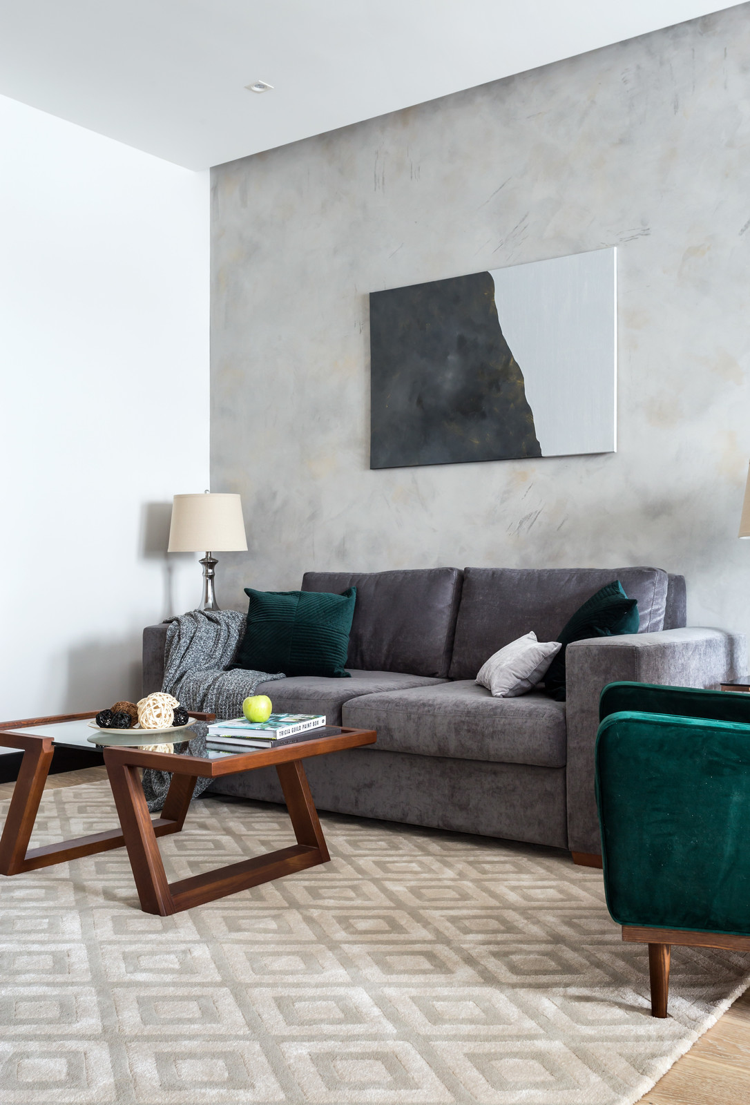 Просторная двухкомнатная квартира на Крестовском острове