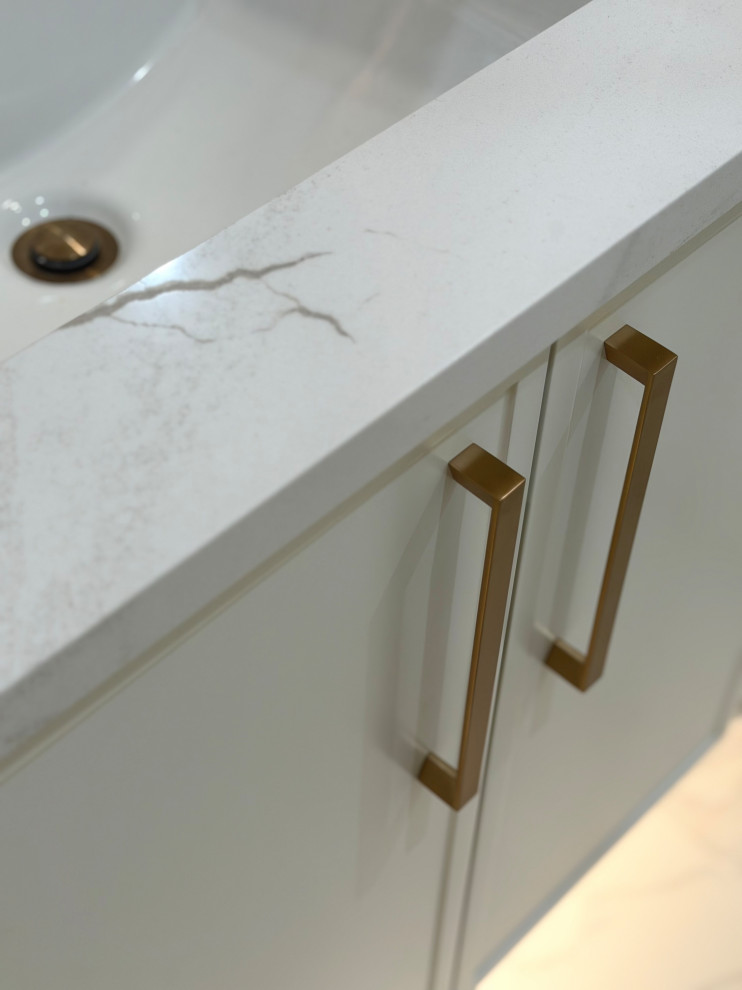 Turnberry Full Bathroom – Soft Modern Coastal