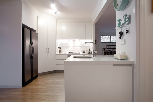 Open Plan Functional White - Kitchen maritim-koek