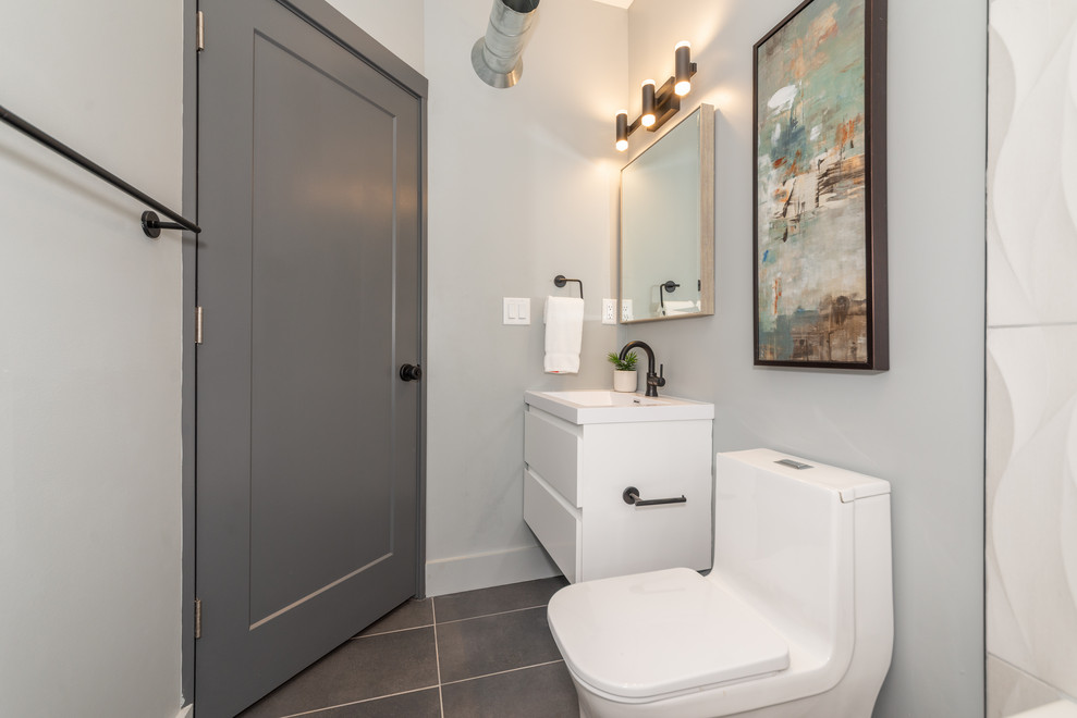 Home design - transitional home design idea in Cincinnati