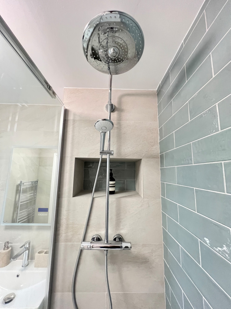 Photo of a contemporary bathroom in Hertfordshire.