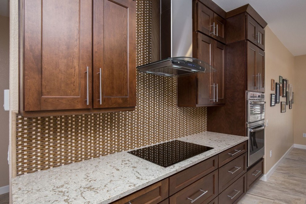 Example of a transitional kitchen design in Phoenix