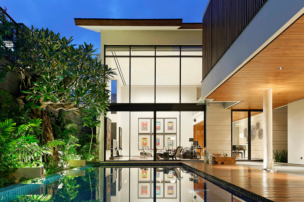 Inspiration for a contemporary pool in Singapore.