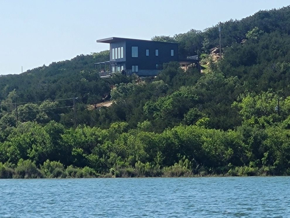 Possum Kingdom Lake house Modern