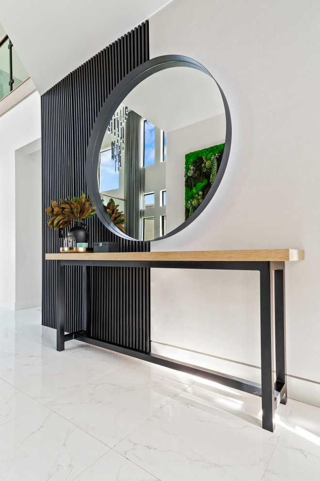 Inspiration for a transitional home design remodel in Miami