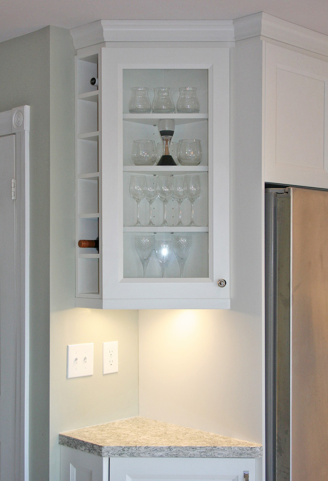 Example of a transitional kitchen design in Toronto