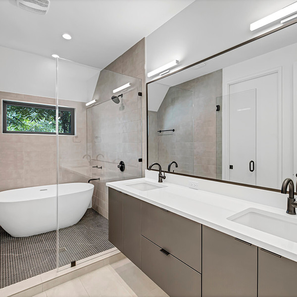 Example of a minimalist bathroom design in Austin
