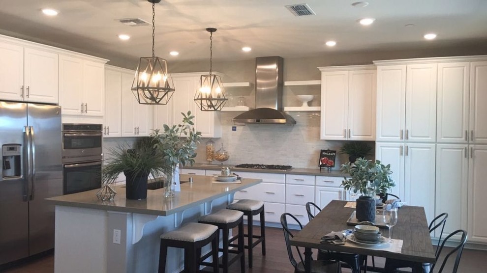 Example of a transitional kitchen design in Sacramento