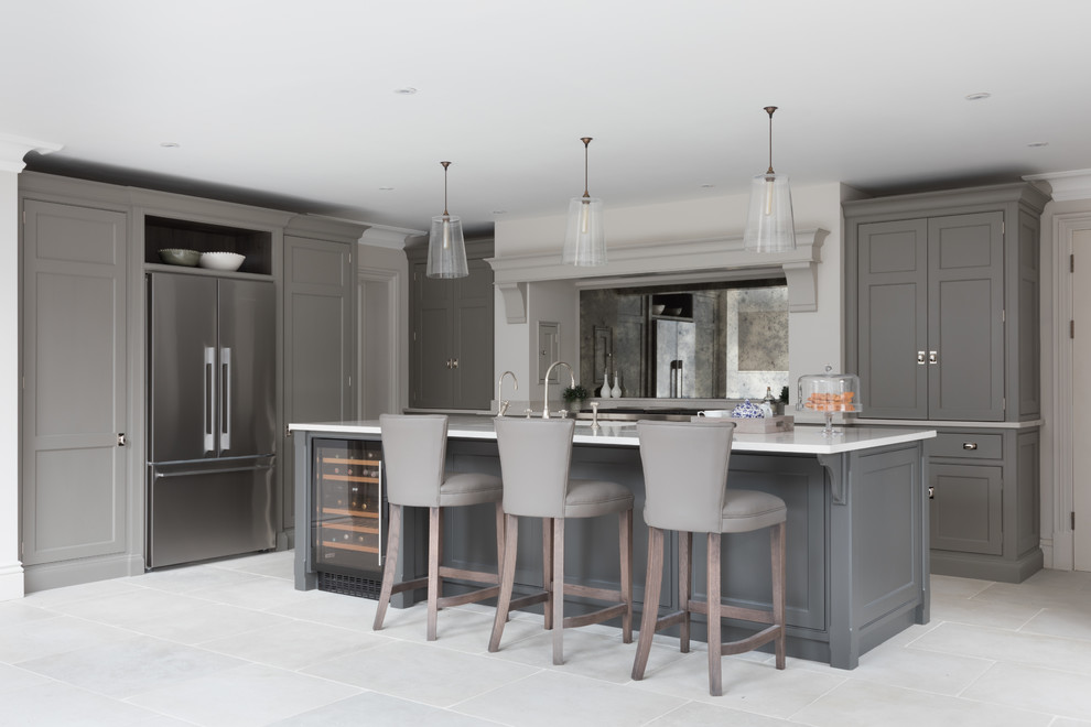Photo of a mid-sized transitional kitchen in Buckinghamshire.