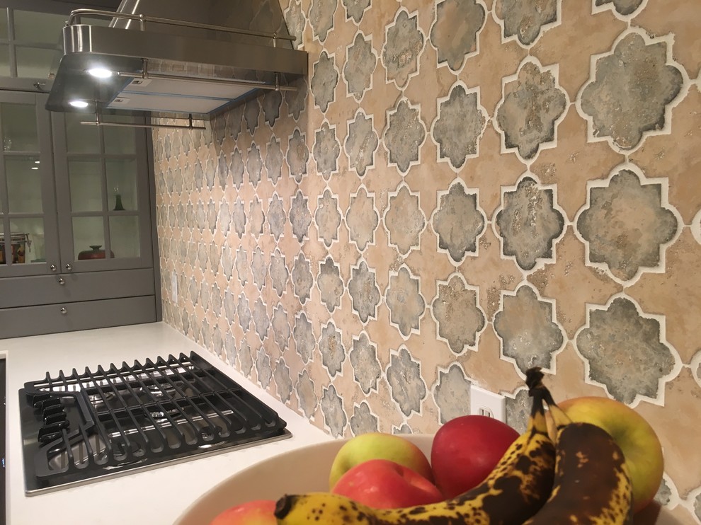 Kitchen - kitchen idea in Austin