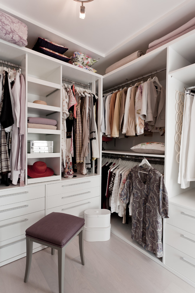 Elegant closet photo in Phoenix