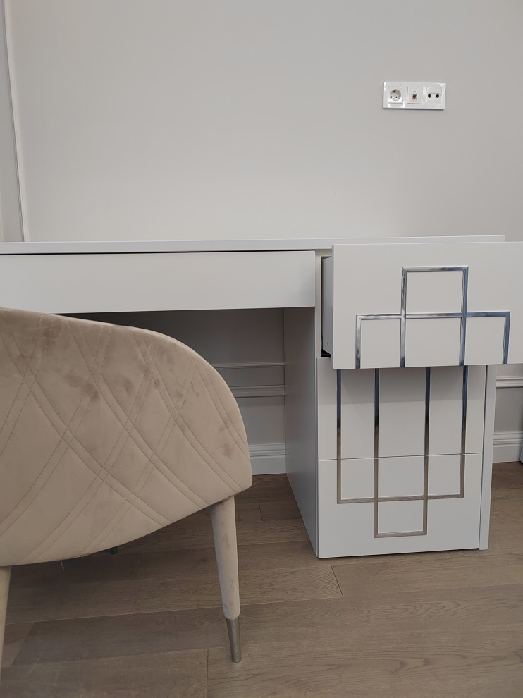 Стол рабочий.