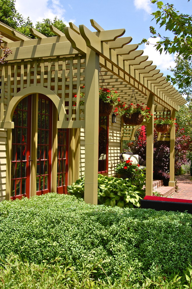 Inspiration for a victorian home design remodel in New York