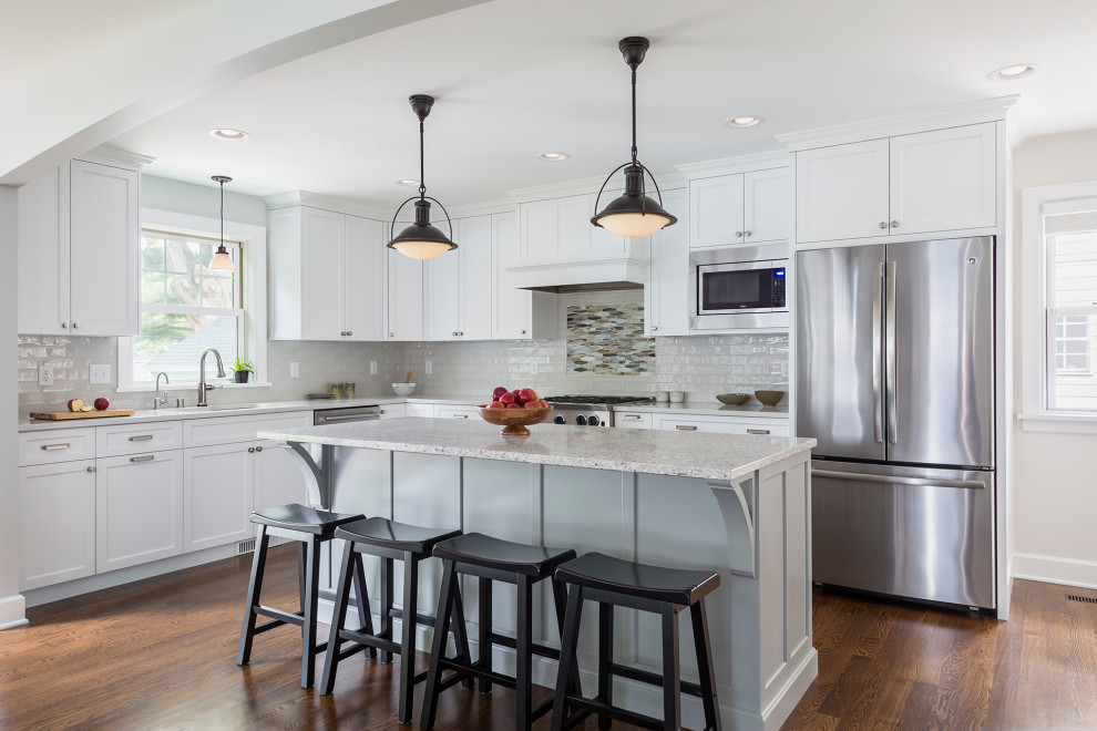 Example of a transitional kitchen design in Minneapolis
