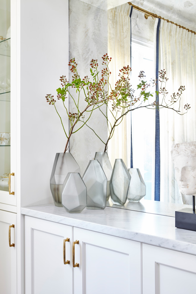 Inspiration for a transitional kitchen remodel in Toronto