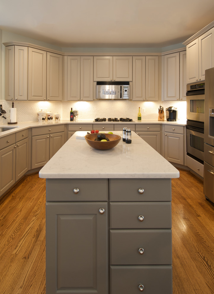 Photo of a medium sized contemporary kitchen in DC Metro.