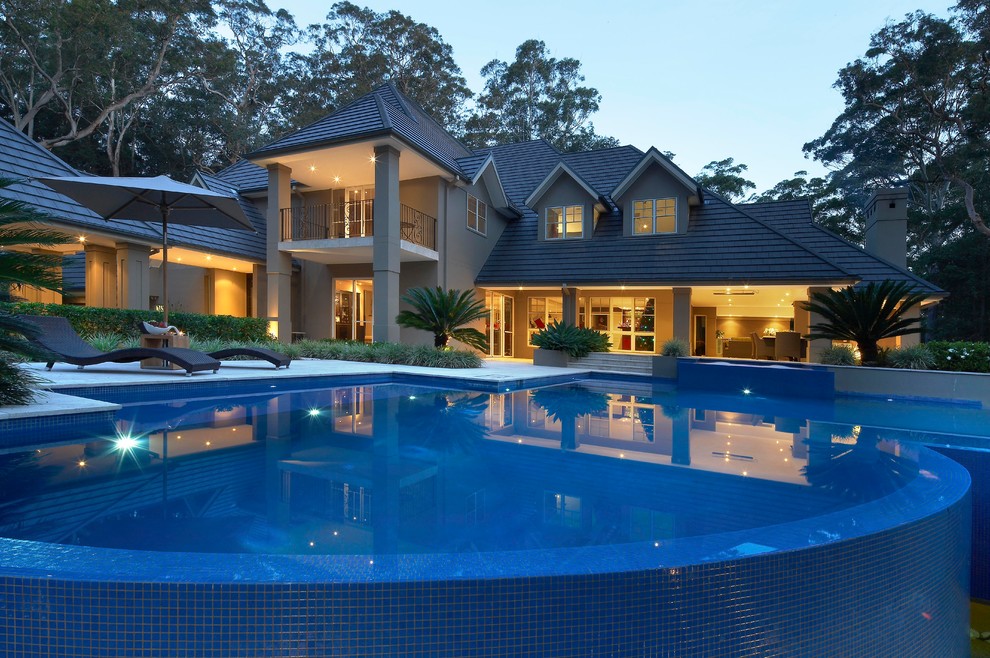 Inspiration for a traditional infinity pool in Sydney.